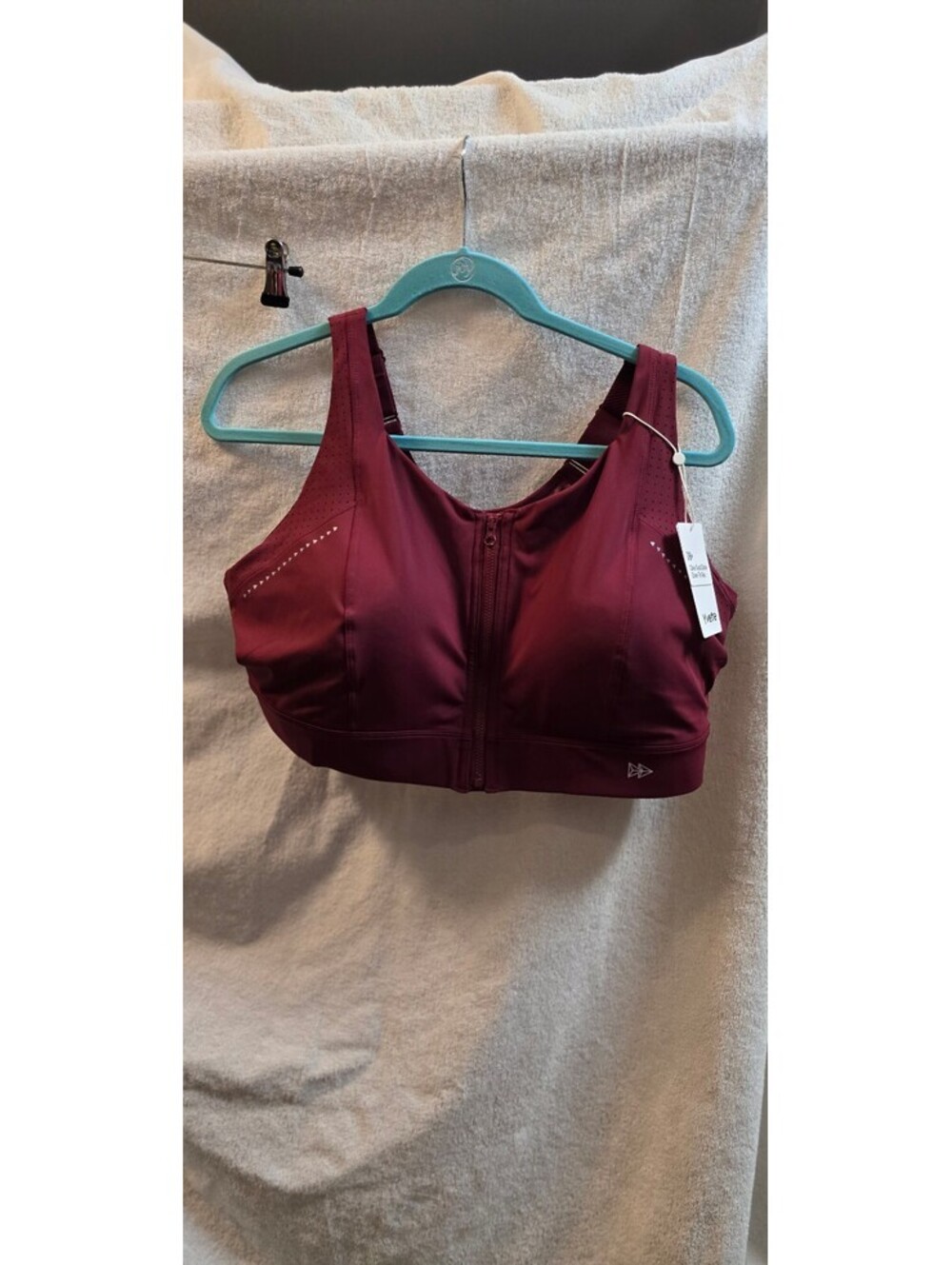 New with tags Yvette Ladies Sport Bra 4XL+ Burgundy